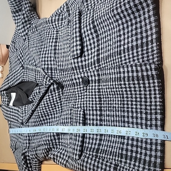 Old Navy, Size M, Soft-Brushed Oversized Blazer, Black, Gray-Blue Plaid, EUC - Picture 9 of 12